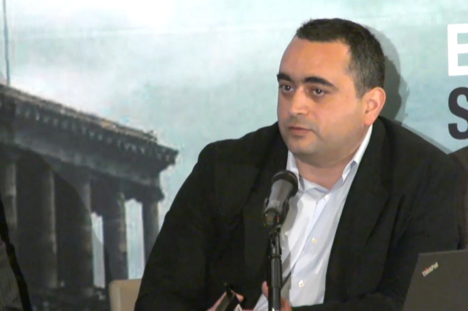 Emil Sanamyan at USC conference in April 2017. Civilnet.